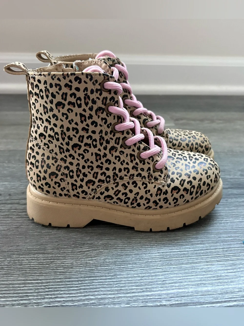 Kids Leopard Print Lace-Up Boots with Pink Laces. Size 9/10
